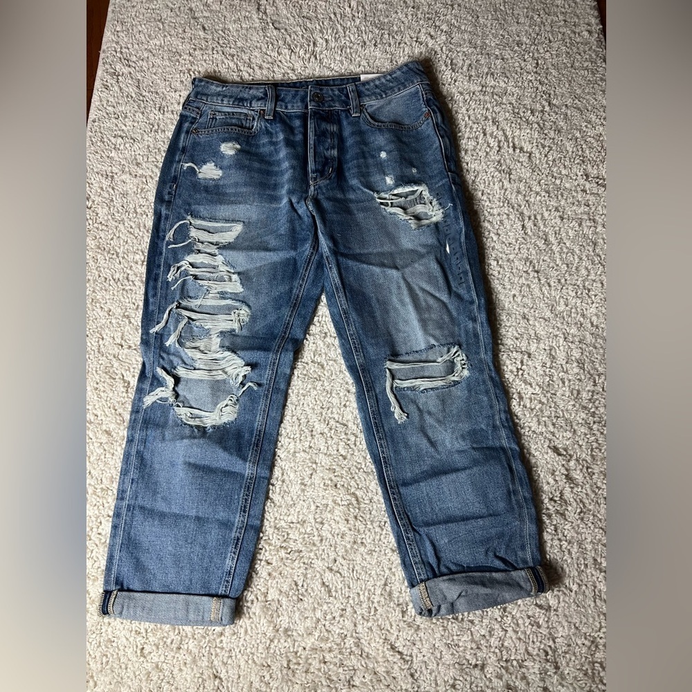 Women’s Size 8 Short Distressed Tomgirl Jeans NWT